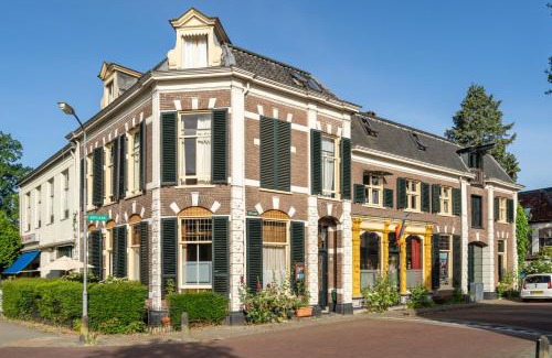 Dieren Apartment | Huis met de Leeuwenkoppen
