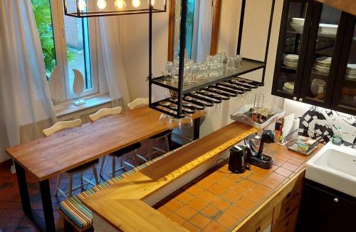 Sint-Andries House | Huize Amoras