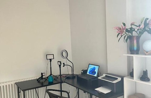 Redcliffe Apartment | Huller and cheese apartments