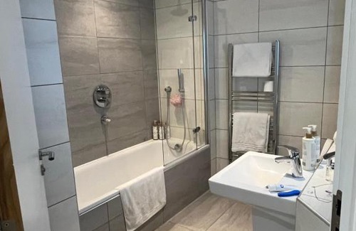Redcliffe Apartment | Huller and cheese apartments