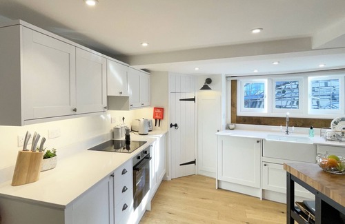 Much Wenlock Cottage | Humbug Cottage 'The Old Soo Sweet Shop'