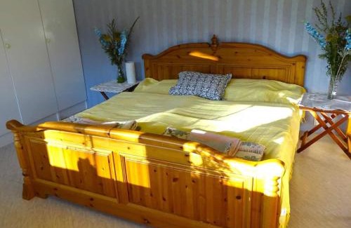 Overkalix Cabin | Humlehjarta family room, 3 separate beds