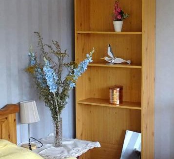 Overkalix Cabin | Humlehjarta family room, 3 separate beds