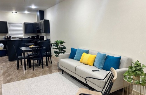 Pharr Apartment | Hummingbird apartment 8