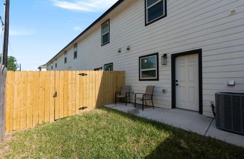 Pharr Apartment | Hummingbird Apt 10