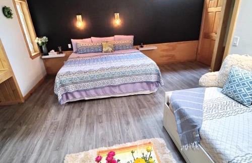 Regional District of Nanaimo Bed & Breakfast | Hummingbird B&B