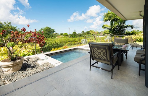 Halcyon Heights House | Hummingbird Cottage - Close to Holetown & Beaches