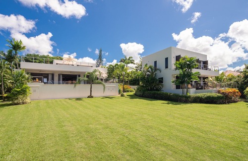 Halcyon Heights House | Hummingbird Cottage - Close to Holetown & Beaches
