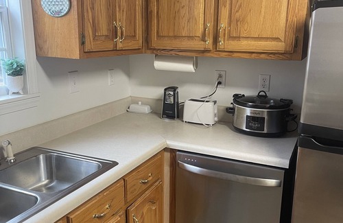 Clifton House | Hummingbird Haven-3 Bed 2 Bath River House