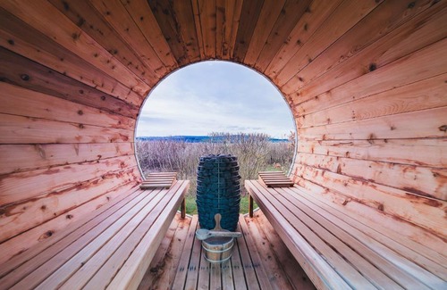 Bruschied Apartment | Hunsrück Valley View Apartment with Cedar SAUNA