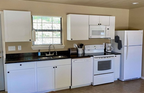 Concan Cabin | Hunter's Ridge Cabins - 5