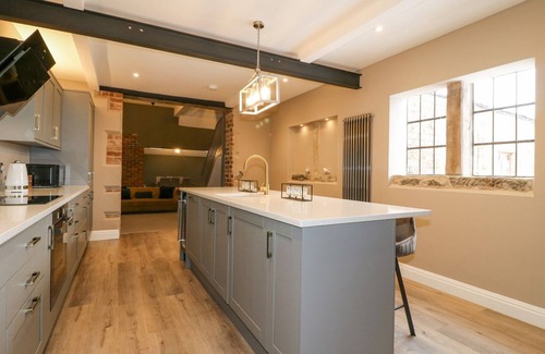 Milford Cottage | HUNTERS LODGE AT WILDERSLEY FARM, pet friendly in Belper