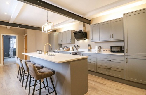 Milford Cottage | HUNTERS LODGE AT WILDERSLEY FARM, pet friendly in Belper