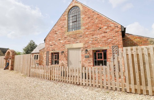 Milford Cottage | Hunters Lodge at Wildersley Farm