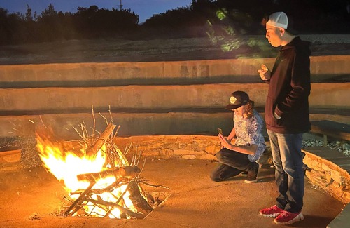 Whites City House | Hunting Party/Family Getaway