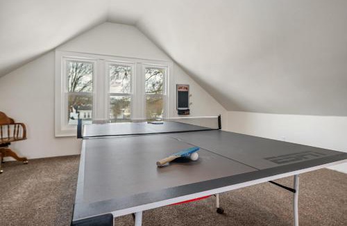Huntington House | Huntington Modern History - 4br, Mu, Dt, St Marys