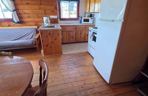 Hunts Point Cabin | Hunts Point 2-BR Coastal Retreat - Cottage # 1