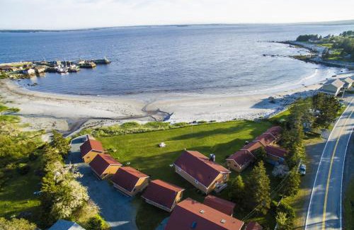 Hunts Point House | Hunts Point 2-BR Coastal Retreat - Cottage # 4
