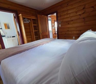Hunts Point House | Hunts Point 2-Bed Coastal Retreat - Cottage # 9