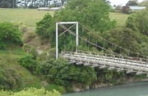 Hurunui Mouth House | Hurunui River Lodge - tranquil coastal setting