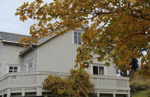 Ramberg House | Hus på vakre Ramberg fra 1904