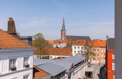 Historical Center Bruges Apartment | Huswell - Bonrepo Room 105