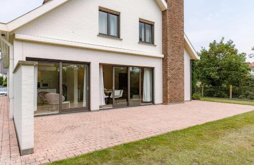Koksijde-Bad Villa | Huswell - Charming Koksijde Villa Near the Beach