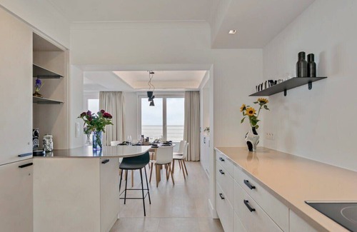 Het Zoute Apartment | Huswell - Panoramic seaview apartment in 't Zoute