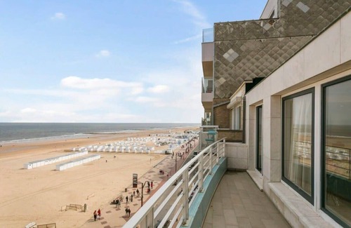 Het Zoute Apartment | Huswell - Panoramic seaview apartment in 't Zoute