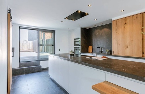 Sint-Michiels Apartment | Huswell - Unique apartment near Bruges with sunny terrace