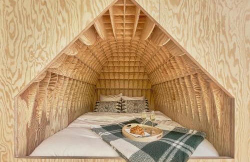 La Roche-en-Ardenne House | Hutstuf The Eagle & Private Outdoor Spa