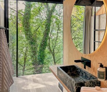 La Roche-en-Ardenne House | Hutstuf The Eagle & Private Outdoor Spa