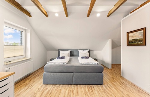 Eilsum House | Huus Sielblick on the canal