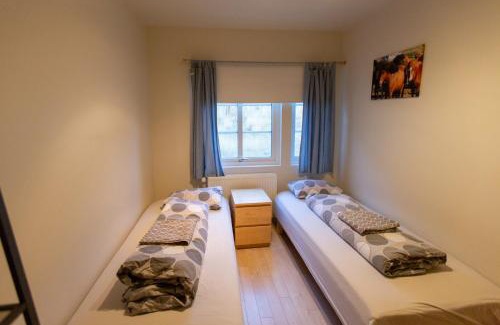 Hunavatnshreppur House | Hvammur 2 Guesthouse Red House