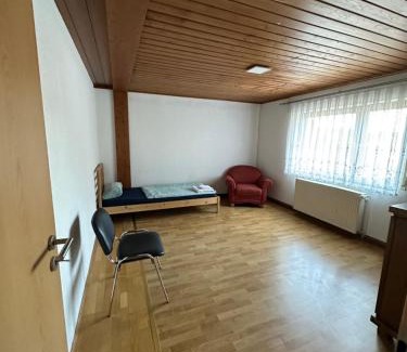 Koenigsbronn Apartment | HW2 Drei Zimmer Wohung 80qm