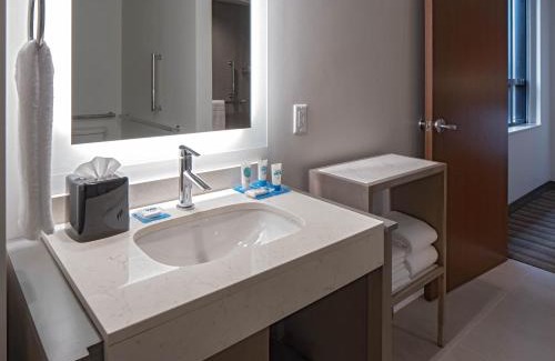 Wholesale District Hotel | Hyatt House Indianapolis Downtown