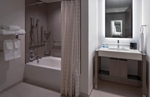 Wholesale District Hotel | Hyatt House Indianapolis Downtown