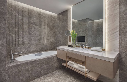 Yuzhong Hotel | Hyatt Regency Metropolitan Chongqing