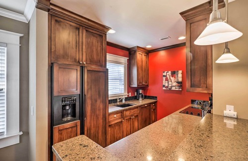 Historic Hyde Park North Apartment | Hyde Park Luxury Studio w/Prime Location!