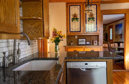 Eastern Vermont House | Hyde Park Village Home near STOWE - 4BR bedroom