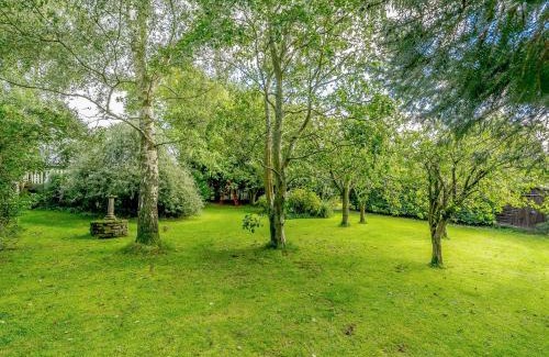 Henshaw House | Hygge Cabin