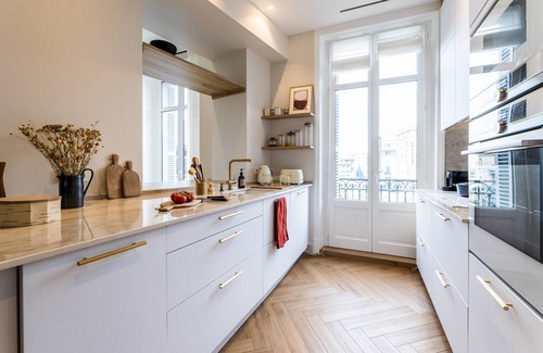 Behobie Apartment | HYGGE KEYWEEK Apt 2 bedrooms with parking in Biarritz city center