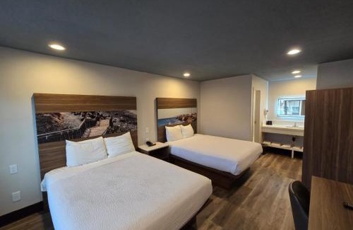 Olde Carlsbad Hotel | Hyland Inn near Legoland