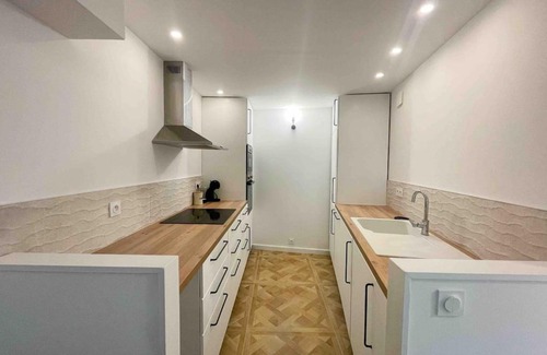 Chateauvert Apartment | Hyper center - Avec exterieur