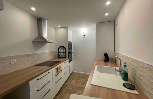 Chateauvert Apartment | Hyper center - Avec exterieur