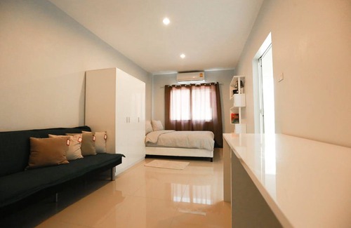 Khlong Sam Prawet Hotel | I-Beyond Residence