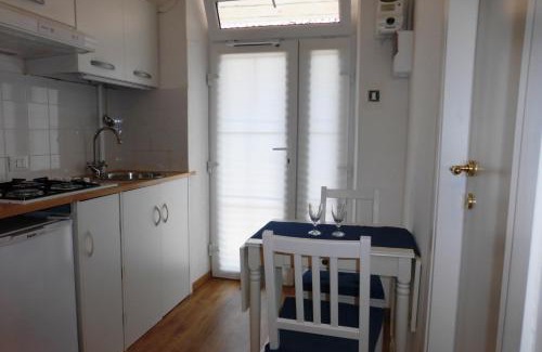Barriera Vecchia-San Giacomo Apartment | I Gabbiani