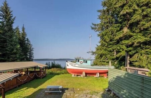 Alert Bay Cabin | (I) Standard Double Cabin (non pet friendly)