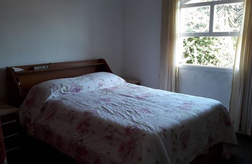 Piratuba House | Ibiúna / Piedade - Winter Promotion - 4 Rooms / Suite / Barbecue / Swimming Pool
