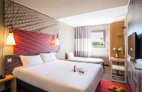 Neuenhof Hotel | ibis Baden Neuenhof